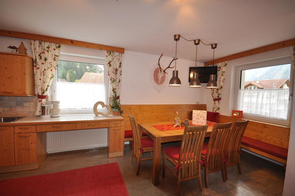 Haus Alpenglueck Apartment Kaunertal Luaran gambar