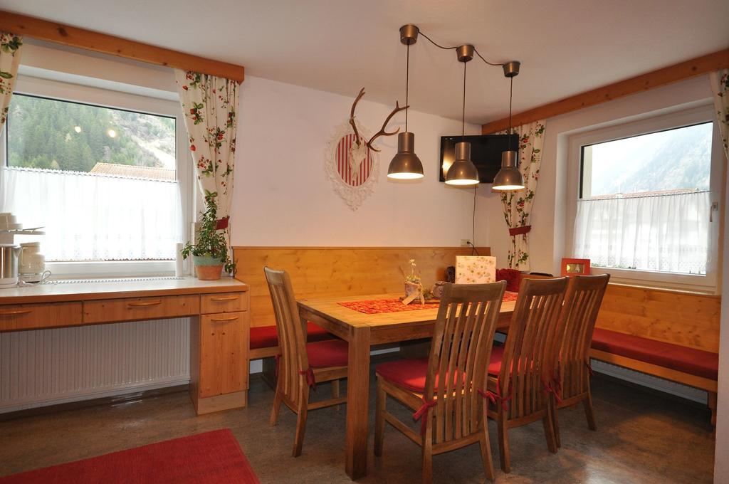 Haus Alpenglueck Apartment Kaunertal Luaran gambar