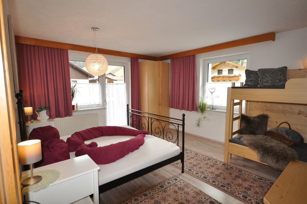 Haus Alpenglueck Apartment Kaunertal Luaran gambar